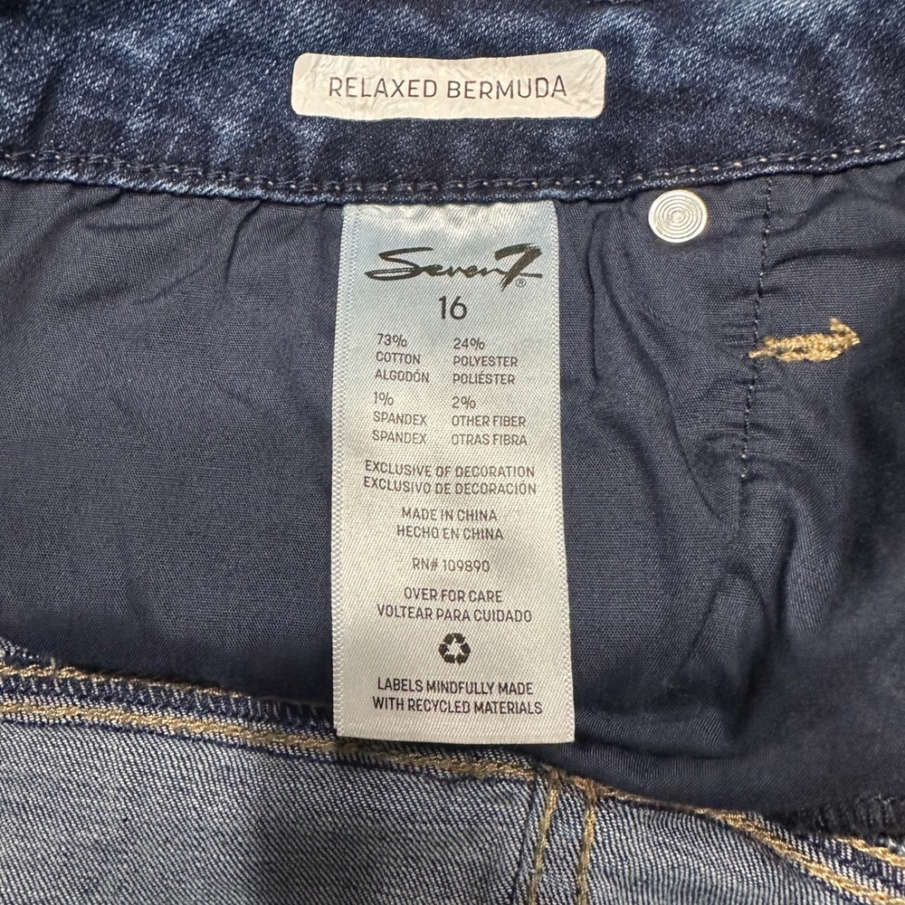 Seven7 Womens Size 16 Denim Bermuda Shorts Medium Wash Blue Stretch Knee Length - Picture 10 of 10
